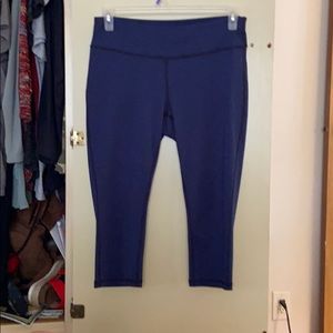 Crop yoga pants